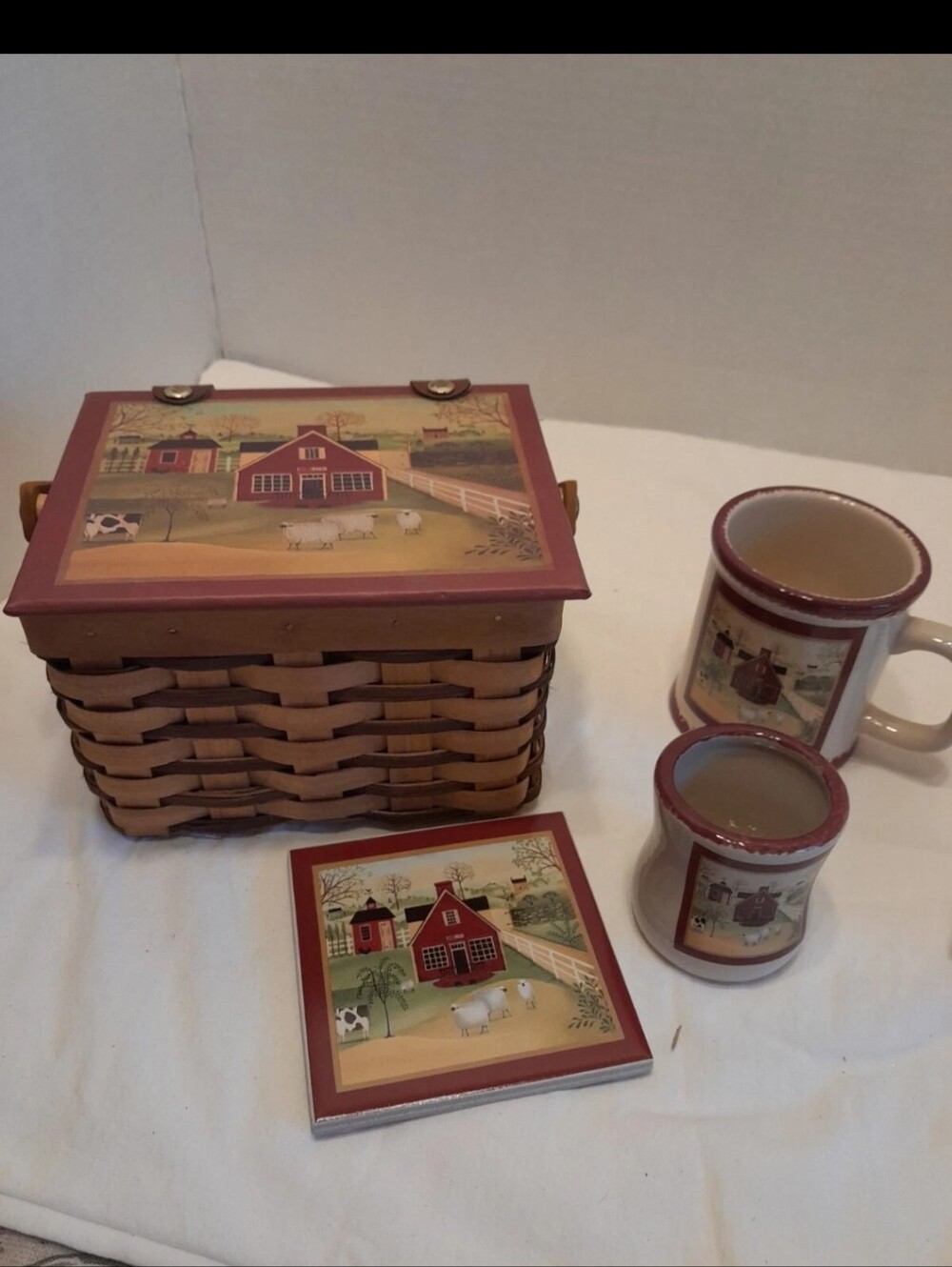Country Farmhouse Basket Lid Set in Red and Brown